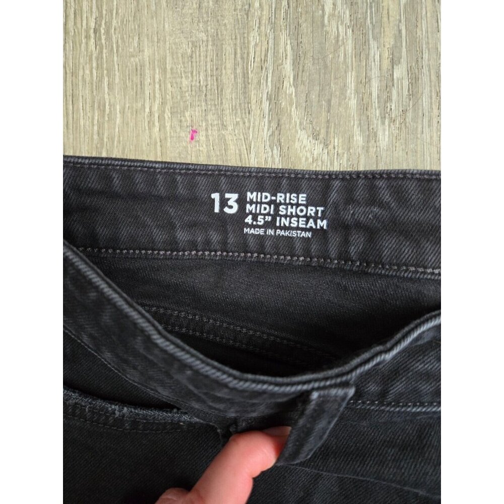 Arizona jean co midi short mid rise black record. Size 13 - Picture 5 of 8